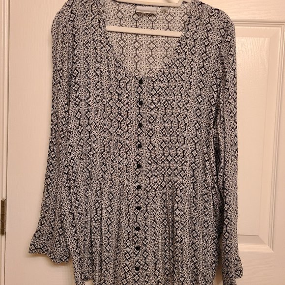 Avenue Button Front Pintuck Long Sleeve Patterned Blouse Size 18/20 - Picture 1 of 10